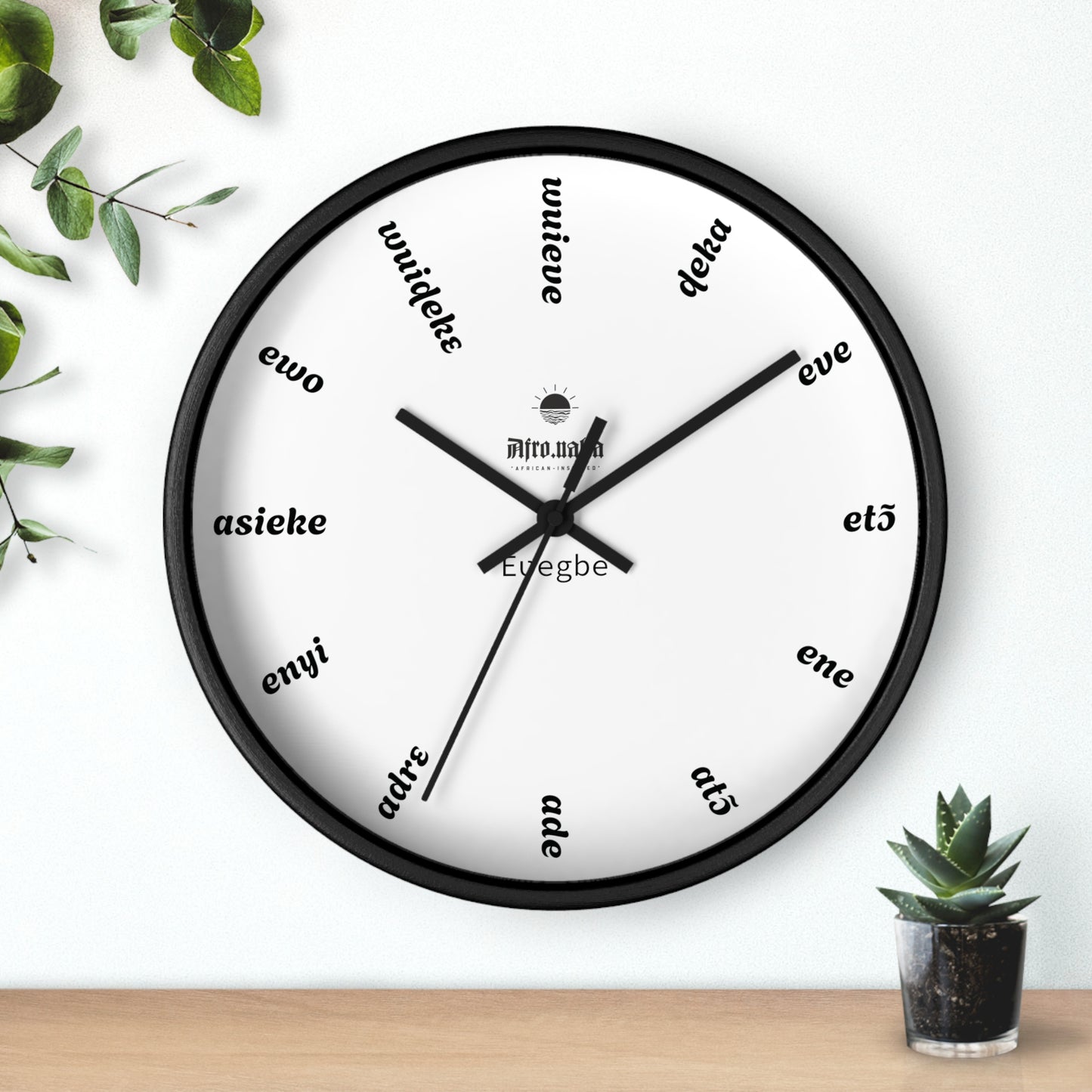 Èʋe Wall Clock