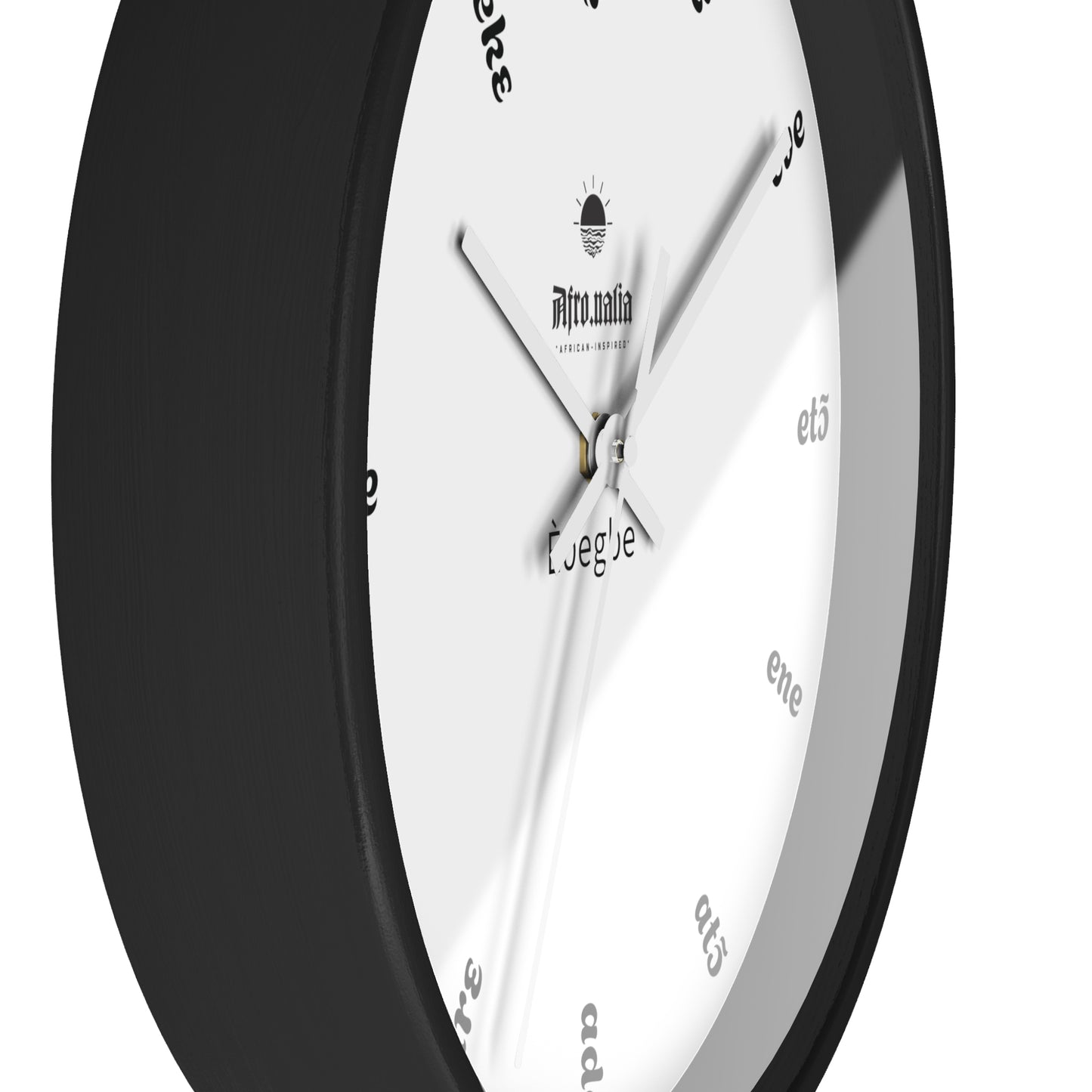 Èʋe Wall Clock