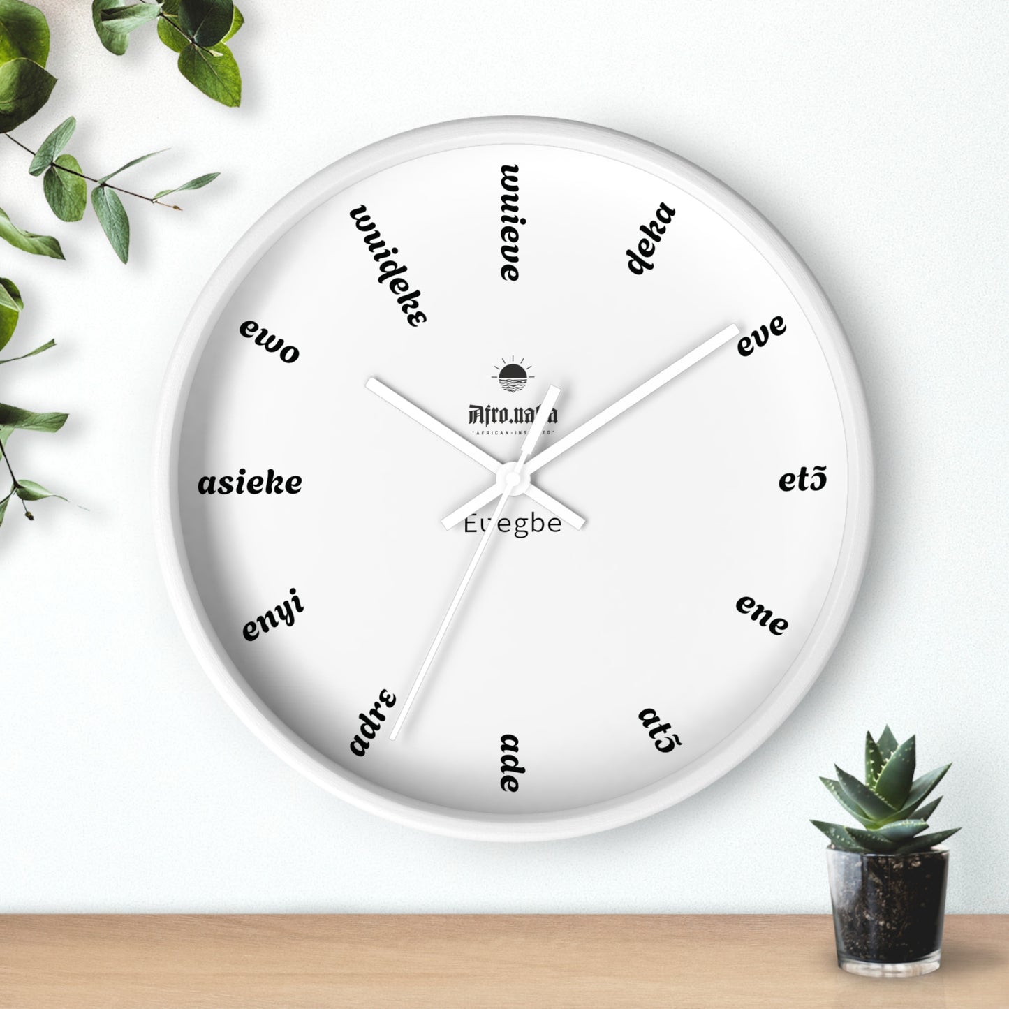 Èʋe Wall Clock