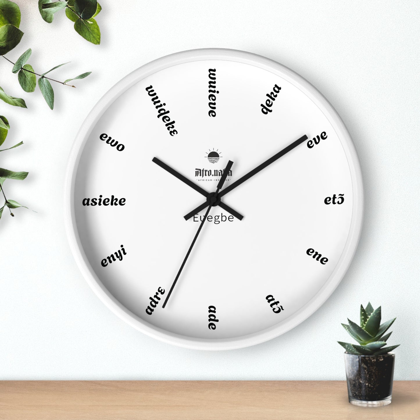 Èʋe Wall Clock