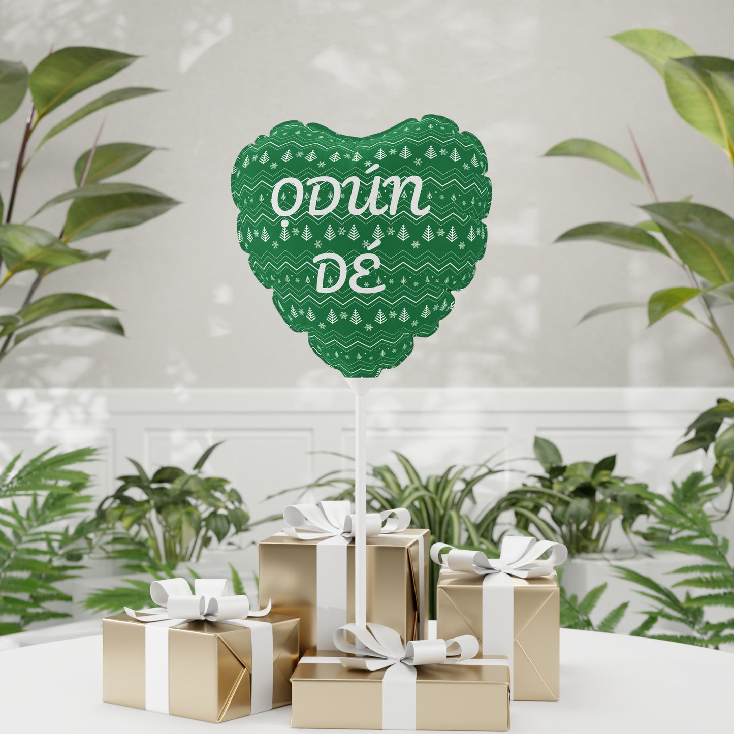 Ọdún Dé Christmas Mylar Balloon