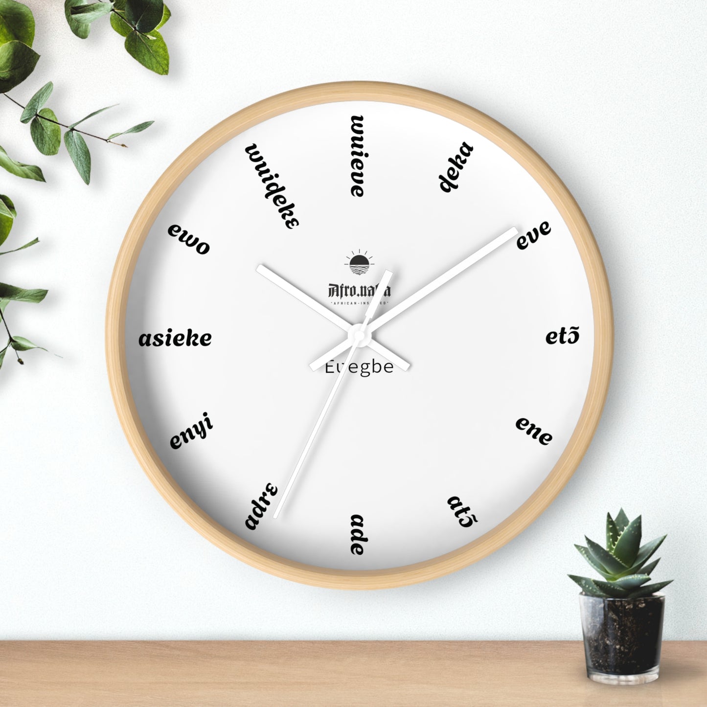 Èʋe Wall Clock